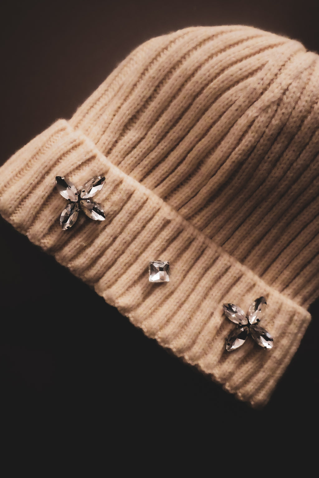 CHAMPAGNE BEANIE
